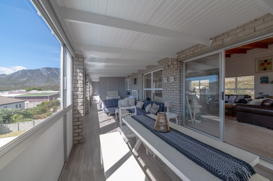 4 Bedroom Property for Sale in Pringle Bay Western Cape